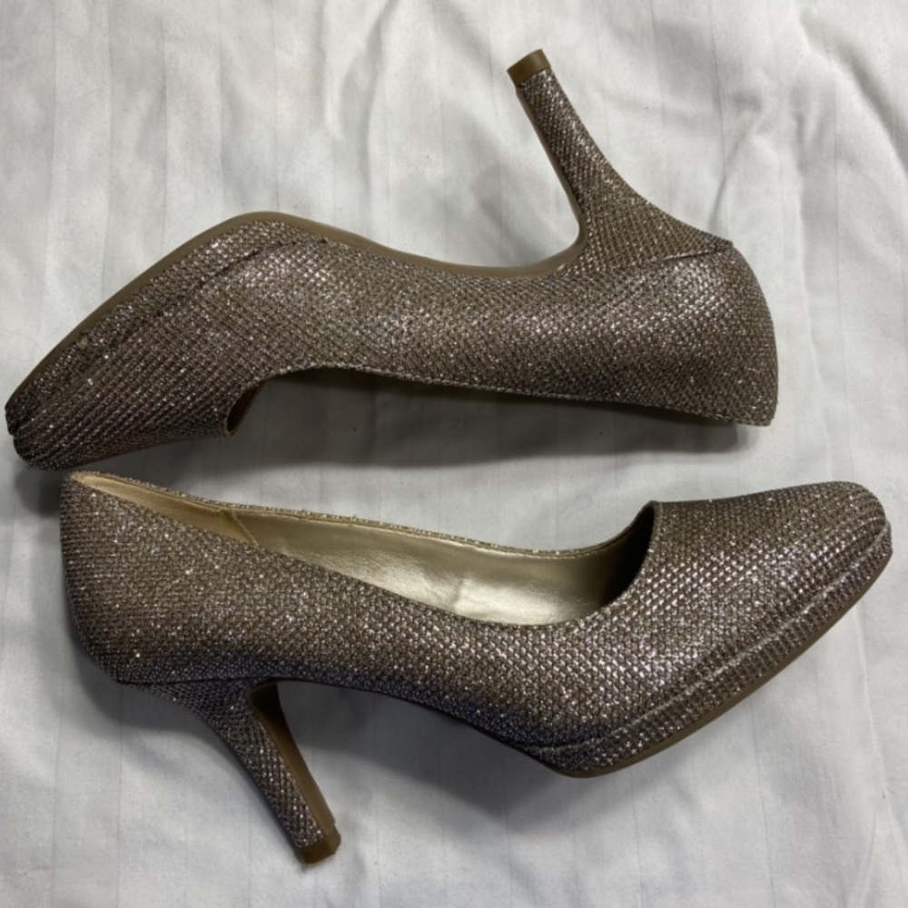 Bandalino Heels